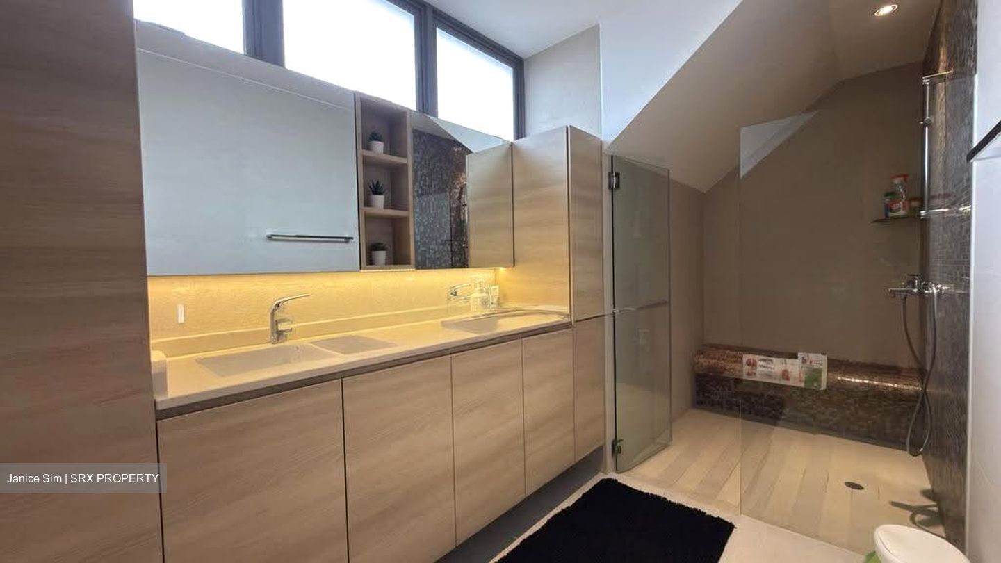 Hillcrest Villa (D11), Terrace #629722951